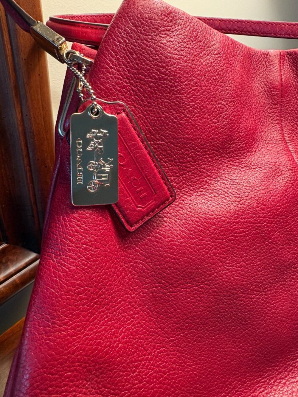 Pristine Coach Cherry Red Leather Shoulder Bag - Picture 8 of 10